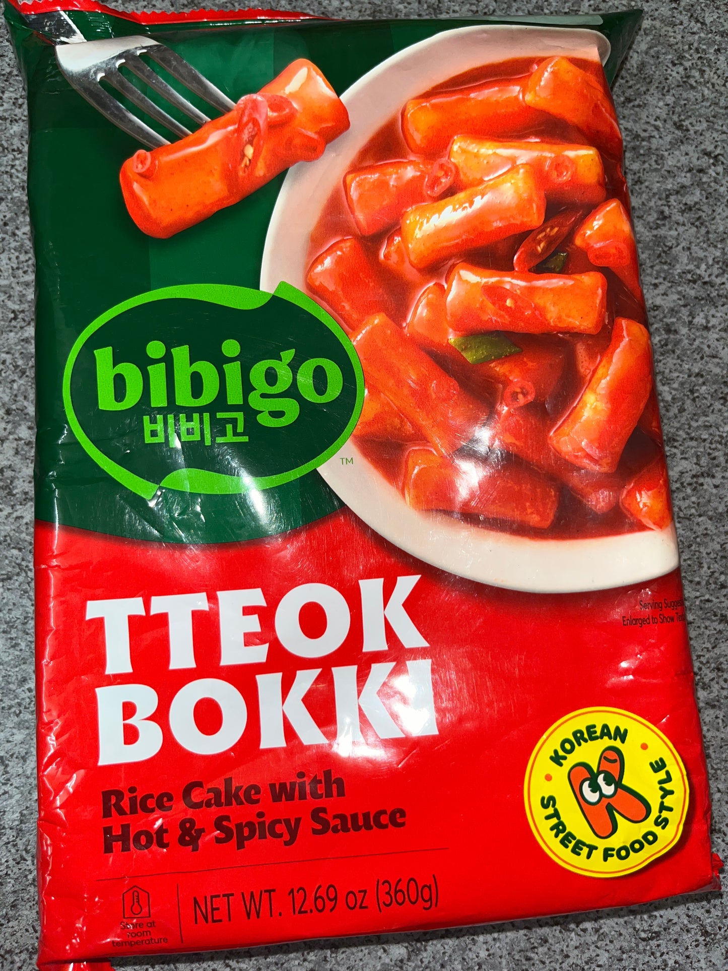 Tteokbokki rice cakes with hot & spicy sauce